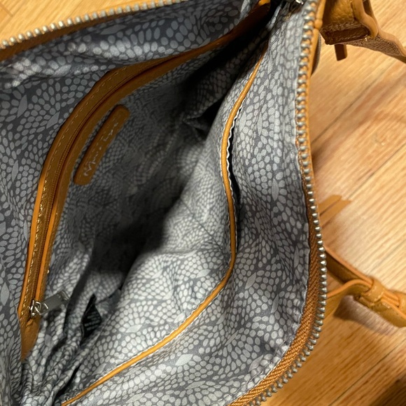 Moda Luxe Tasseled Crossbody Purse - Picture 5 of 6